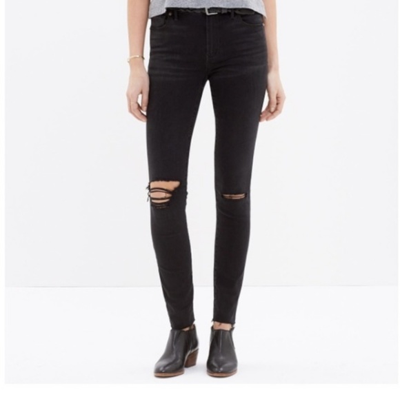 black skinny jeans with holes in knees